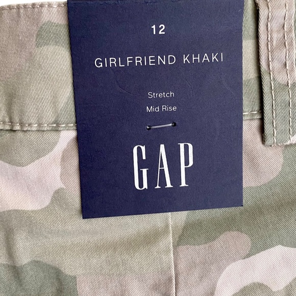 NWT Women’s Gap Girlfriend Khaki Pants - Picture 8 of 8